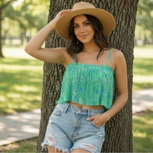 BP Nordstroms Green Ziggy Animal Abstract Plissé Crop Camisole  Size Medium